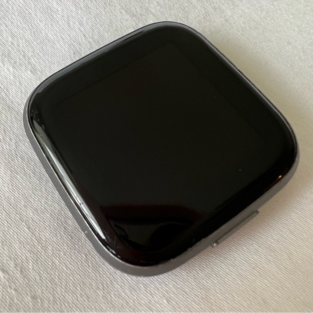 Fitbit Versa 2 • Carbon Black • Large Bands and USB Chargers Included